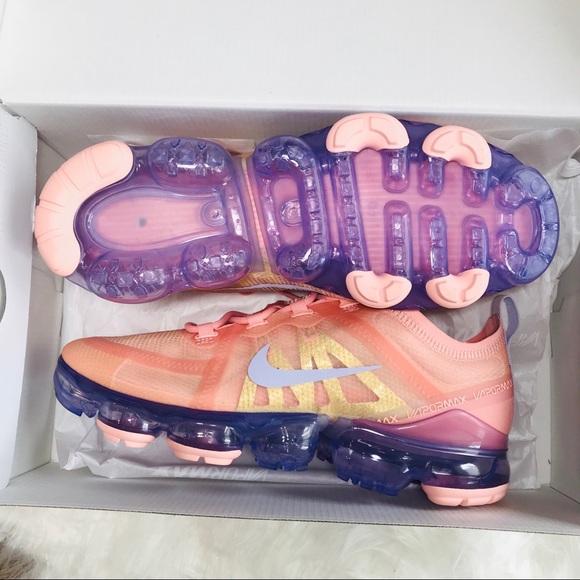 Nike Air VaporMax Running Shoes - Picture 2 of 5